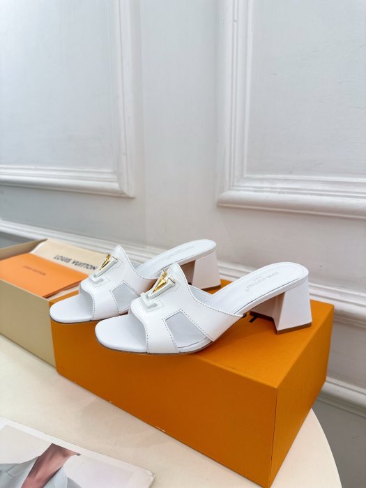 Босоножки фото 5