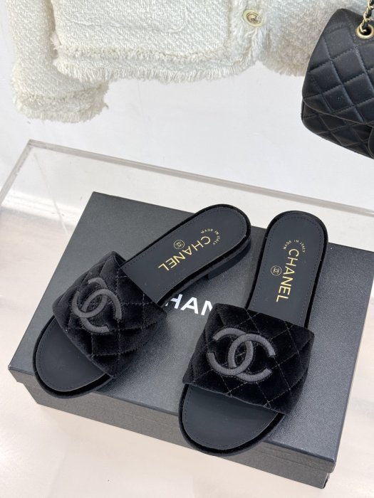 Шлепанцы фото 2