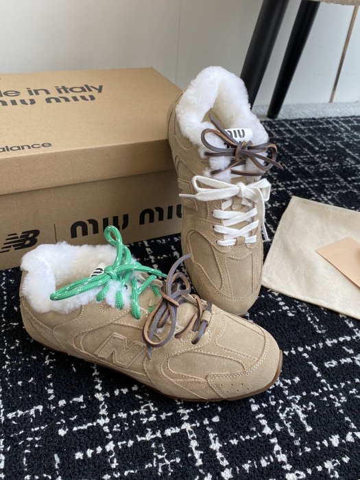 Sneakers on fur women's Miu Miu x New Balance 530