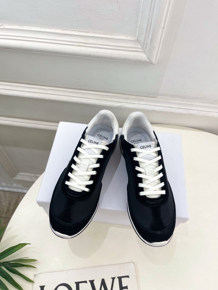 Sneakers women's
