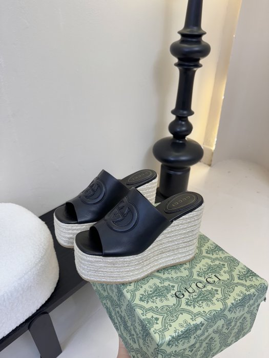 Босоножки фото 5