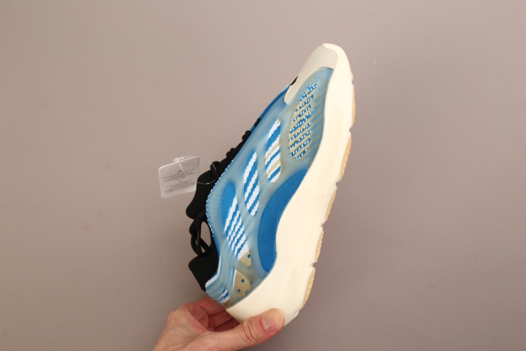 Кроссовки Yeezy 700 V3 Arzareth - G54850 фото 6