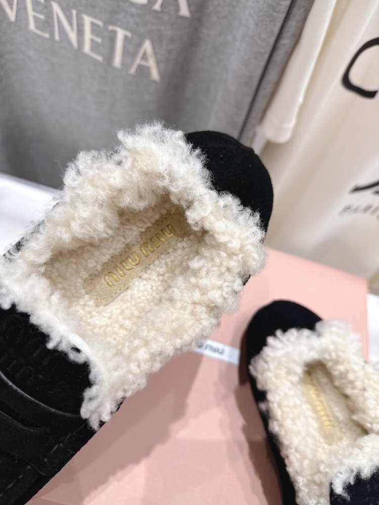 Лоферы женские на меху фото 6