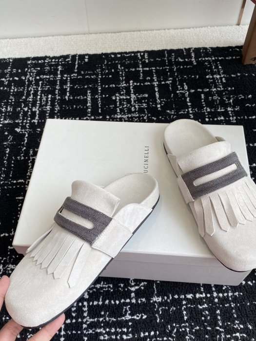 Шлепанцы фото 7