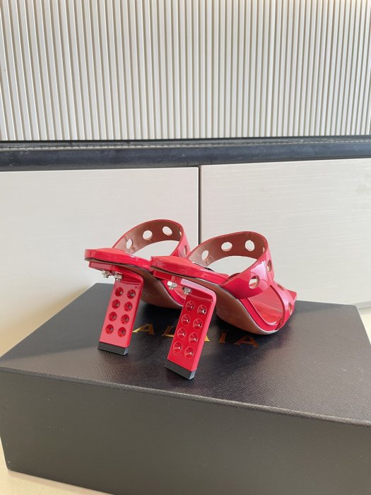 Босоножки фото 8