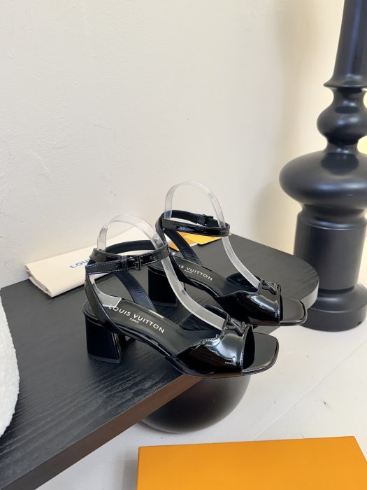 Босоножки фото 2