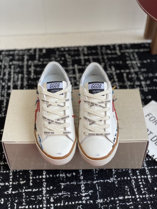 Кроссовки женские фото 2