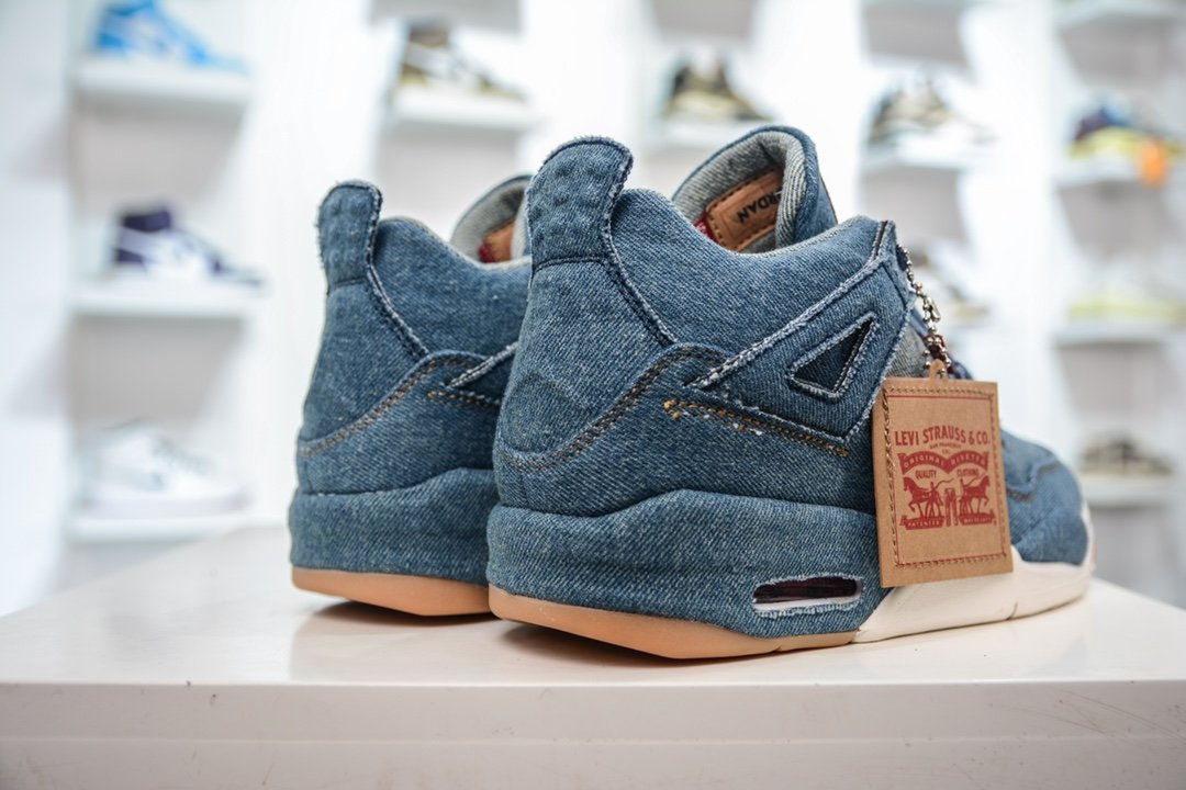 Кроссовки Air Jordan 4 Retro X Levis denim AO2571-401 фото 2