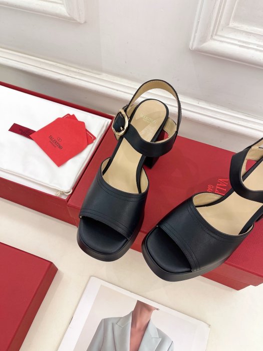 Босоножки фото 5