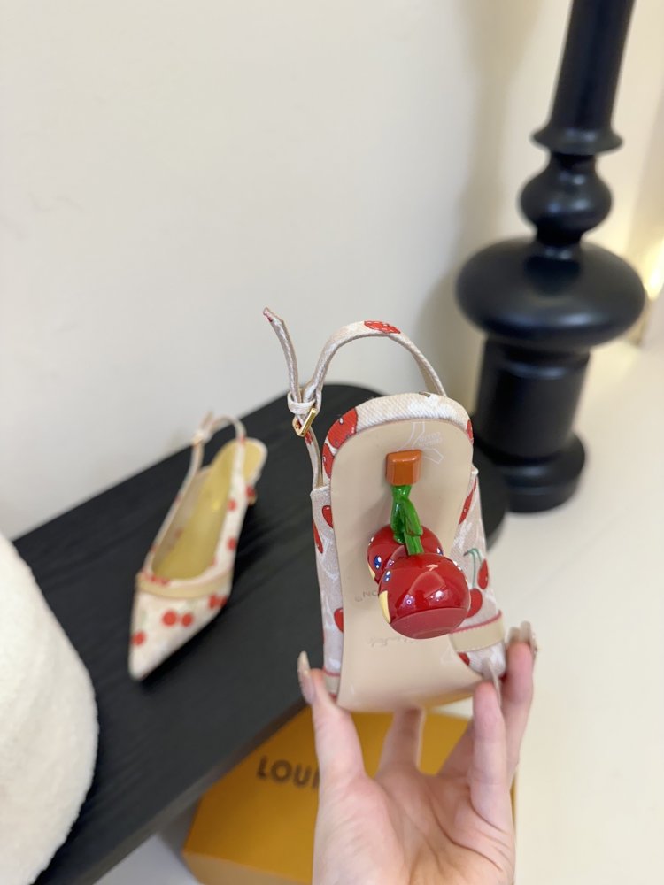 Босоножки фото 6