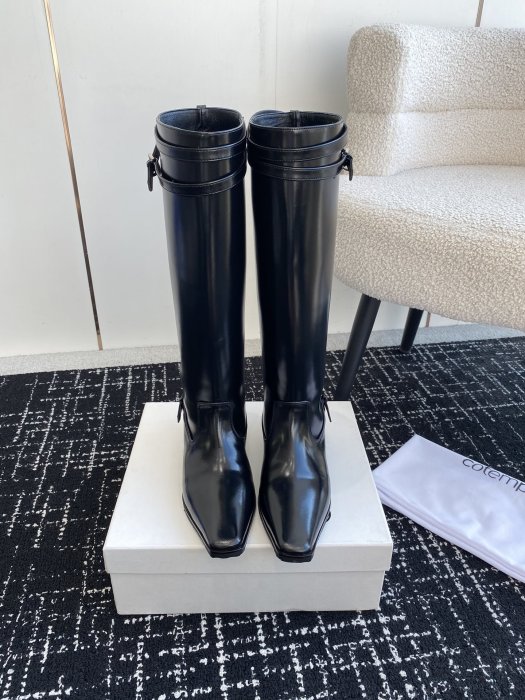 Boots women's