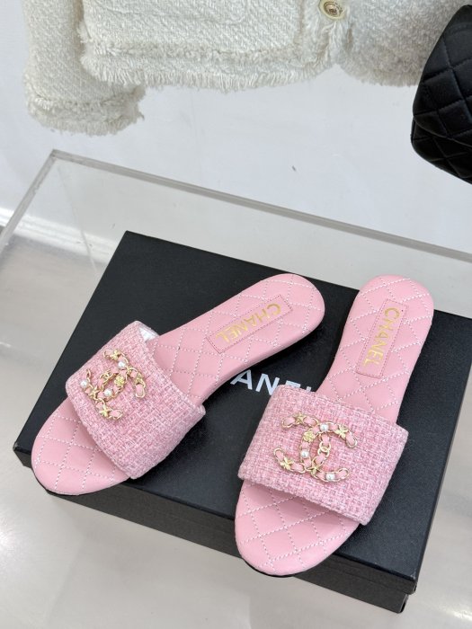 Шлепанцы женские фото 2