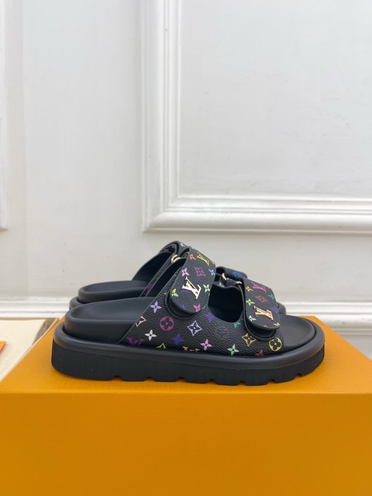 Шлепанцы женские фото 4