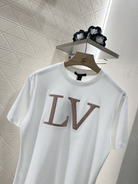 T-shirt women's фото 7