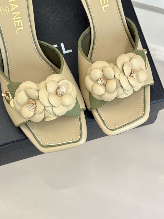 Босоножки фото 7