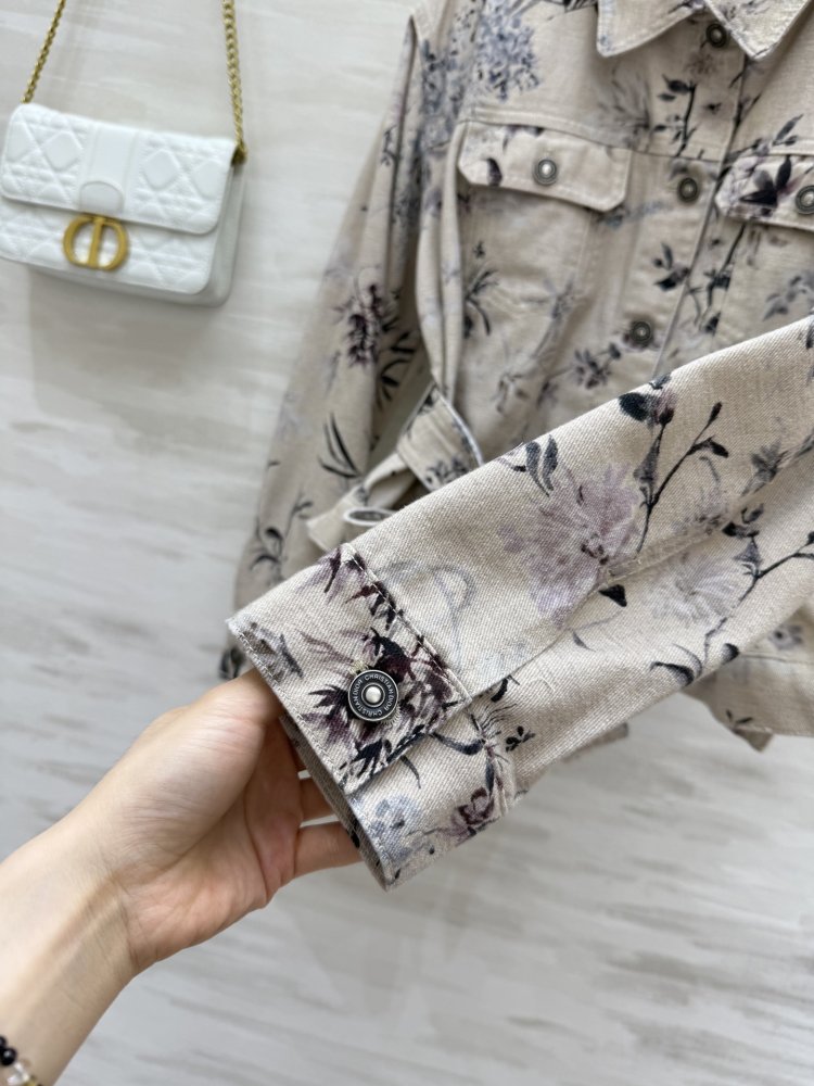 Jacket women's фото 3