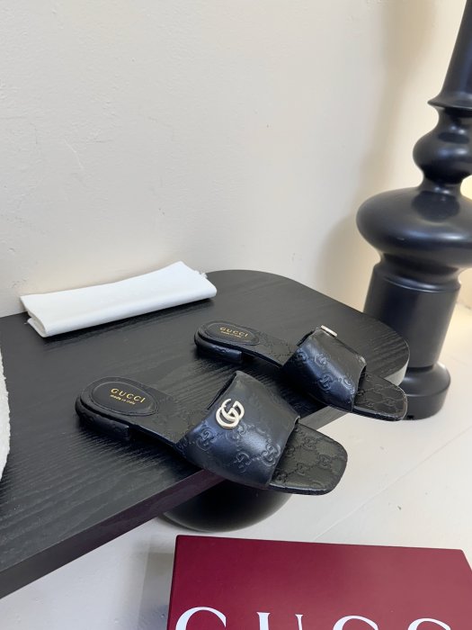 Шлепанцы фото 3