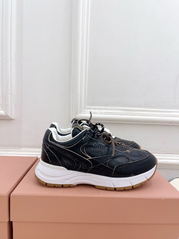 Кроссовки женские фото 2