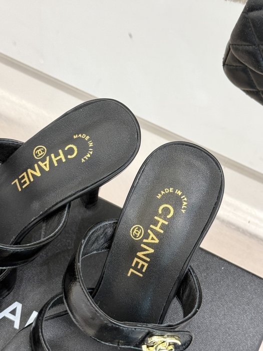 Босоножки фото 8