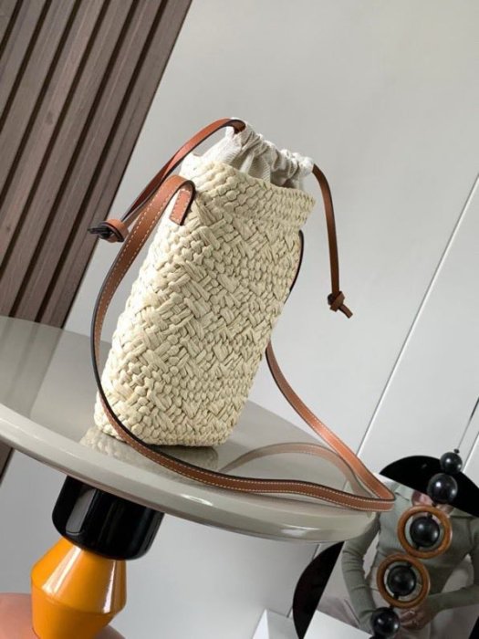 Сумка женская CREAM SQUARE SHOULDER BAG 22 см фото 4