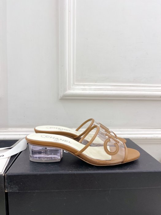 Шлепанцы женские фото 4