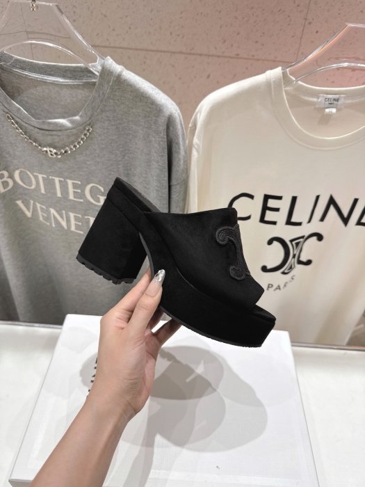 Босоножки фото 5