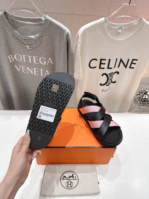 Сандалі жіночі фото 9