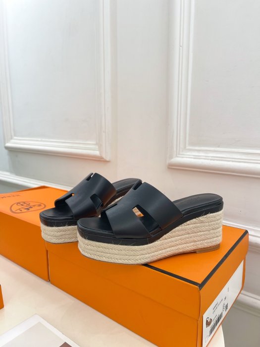 Босоножки фото 3