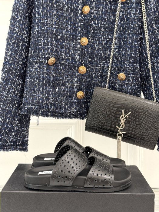 Шлепанцы женские