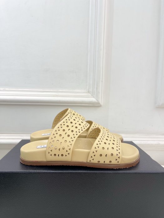 Шлепанцы женские фото 4