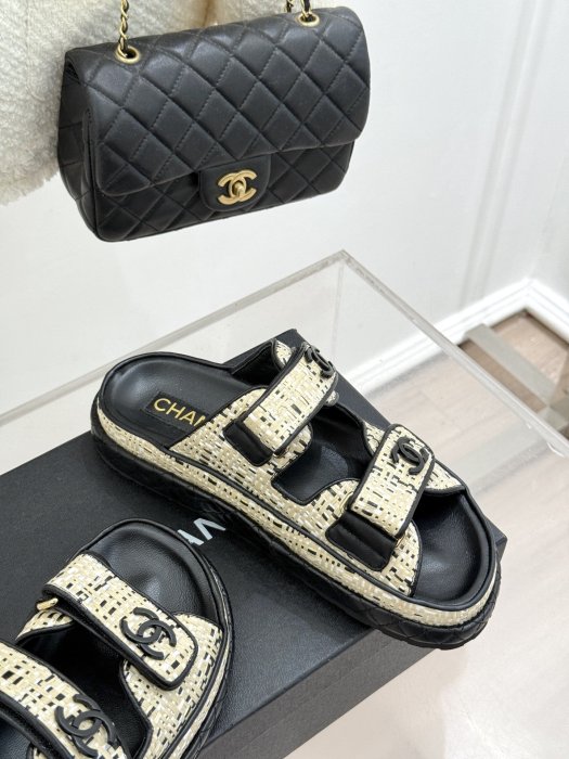 Шльопанці фото 5