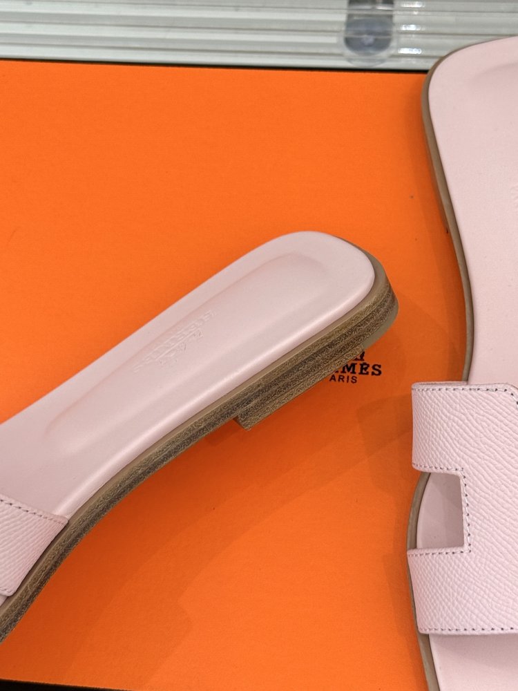 Шлепанцы женские фото 6