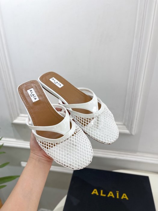 Шлепанцы женские фото 5