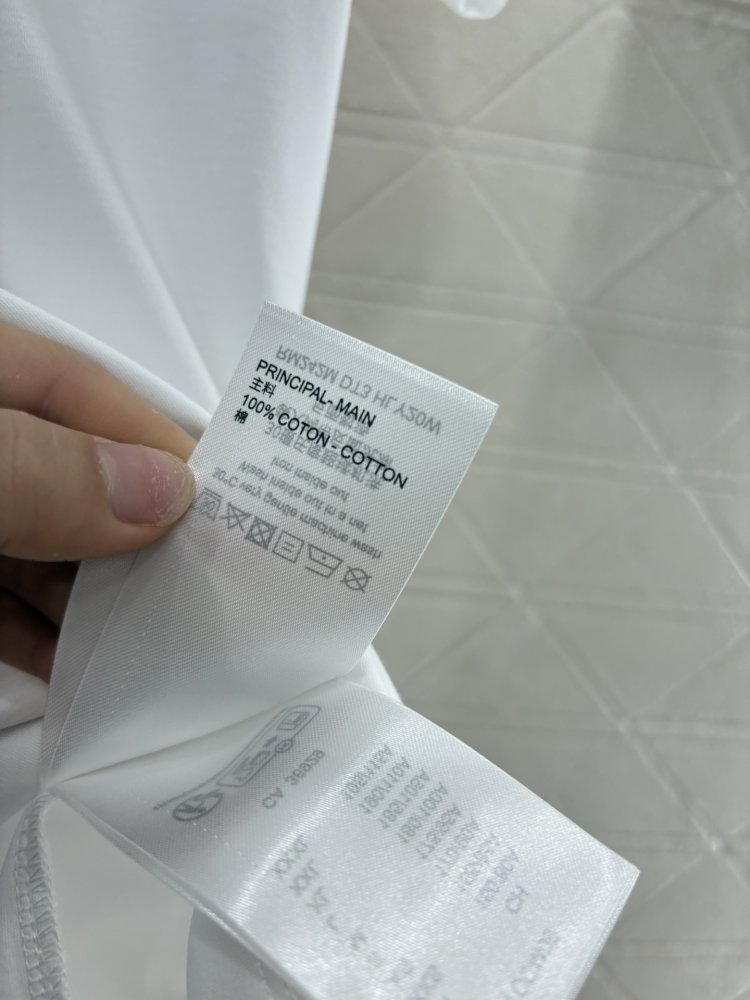 Футболка жіноча фото 9