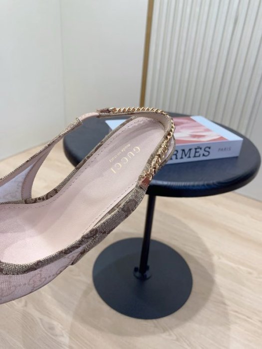 Босоножки фото 3