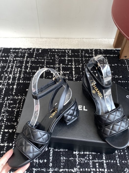 Сандалии женские фото 7