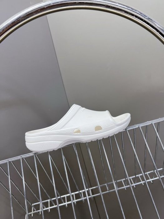 Шлепанцы женские фото 4