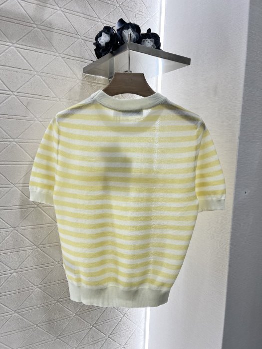 T-shirt women's фото 2