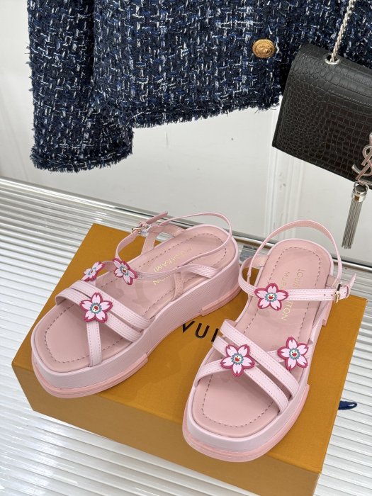 Сандалі жіночі фото 2