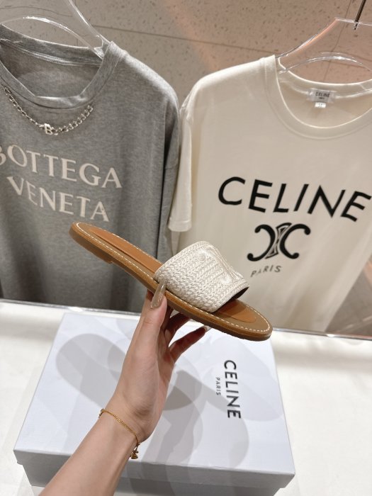 Шлепанцы женские фото 4