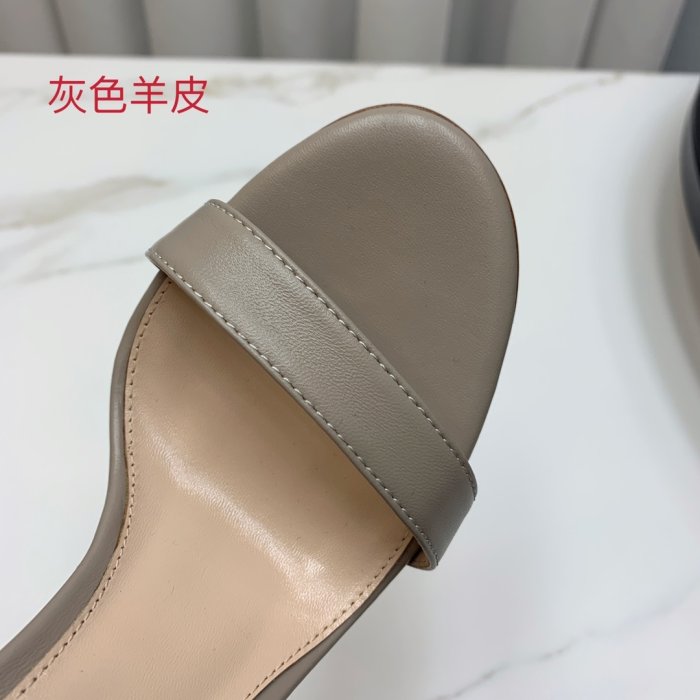 Босоножки фото 4