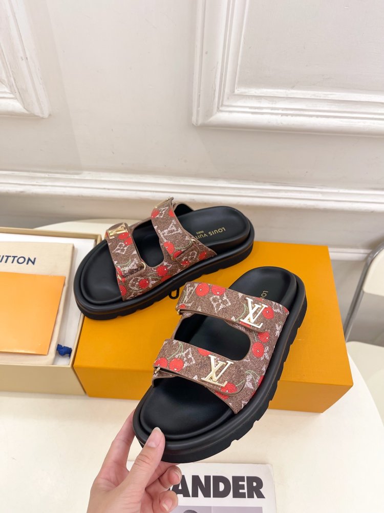 Шльопанці жіночі фото 3