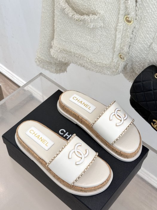 Шлепанцы фото 3