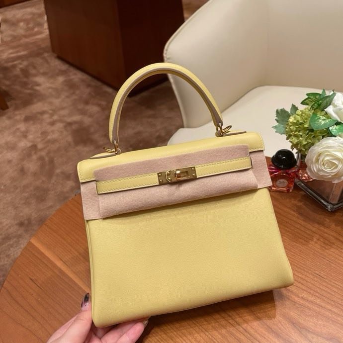 Сумка Kelly 25 в коже Swift
