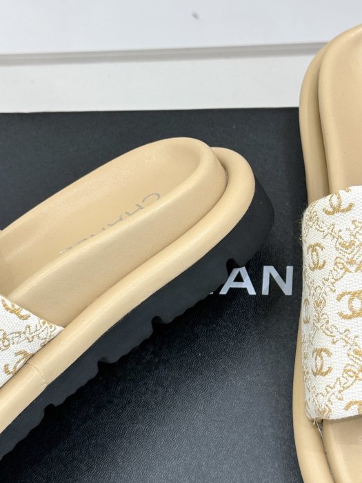 Шлепанцы фото 6