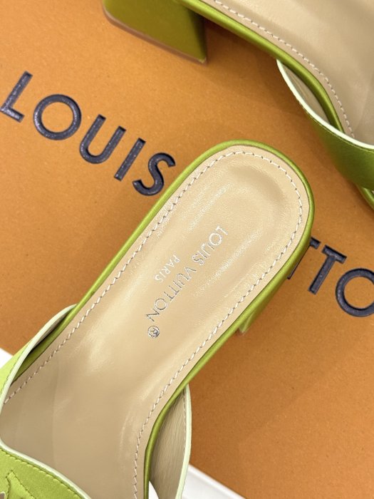 Босоножки фото 8