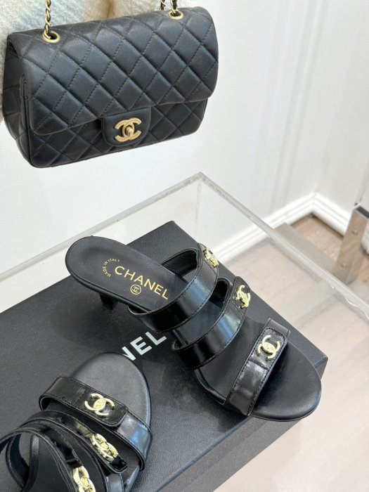 Босоножки фото 5