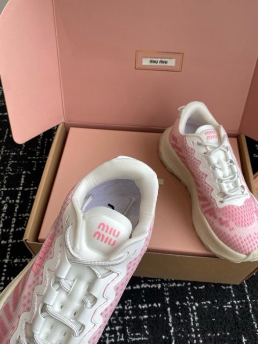 Sneakers фото 2