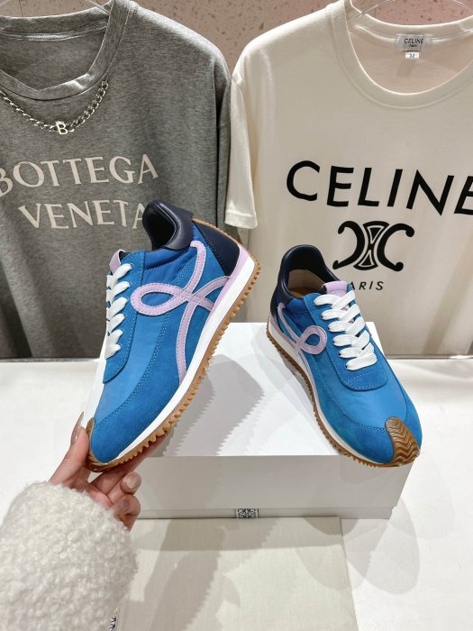 Кроссовки женские фото 3