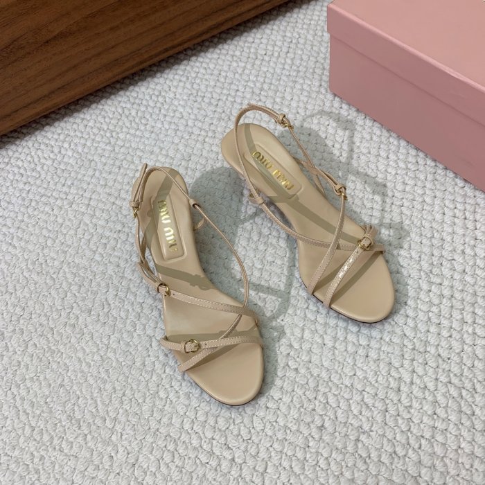 Босоножки фото 4